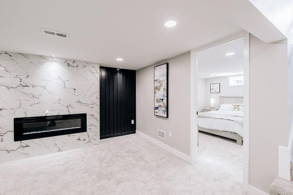 Beautiful Luxury Home Freshly Renovated With Big Yard, Seating & Grill Pad Cottage Grove Exterior photo
