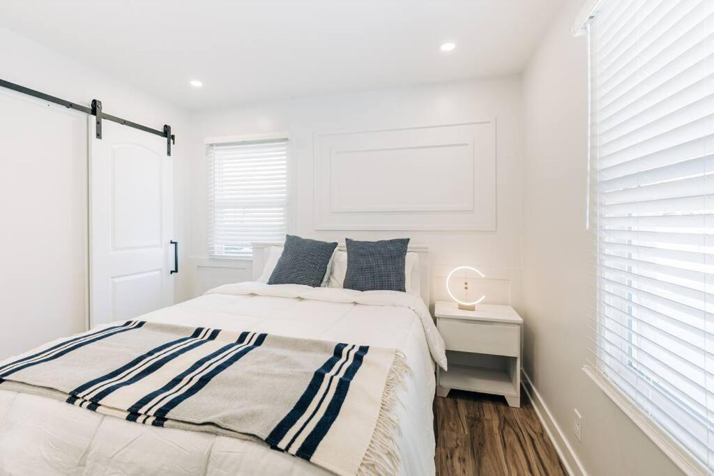 Beautiful Luxury Home Freshly Renovated With Big Yard, Seating & Grill Pad Cottage Grove Exterior photo