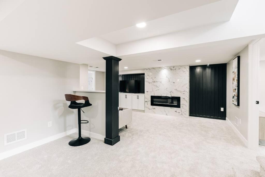Beautiful Luxury Home Freshly Renovated With Big Yard, Seating & Grill Pad Cottage Grove Exterior photo